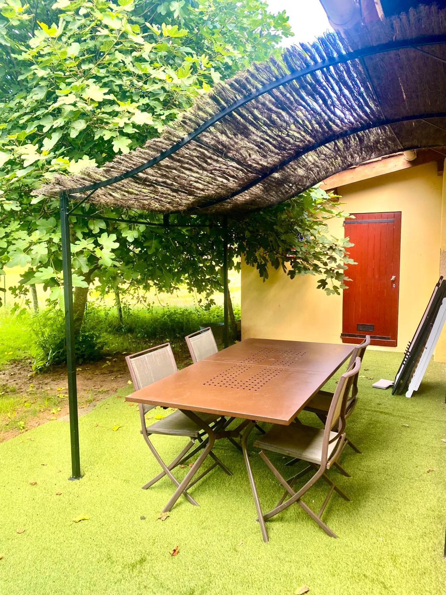 Camping La Ferme De Perdigat Limeuil Ngoại thất bức ảnh