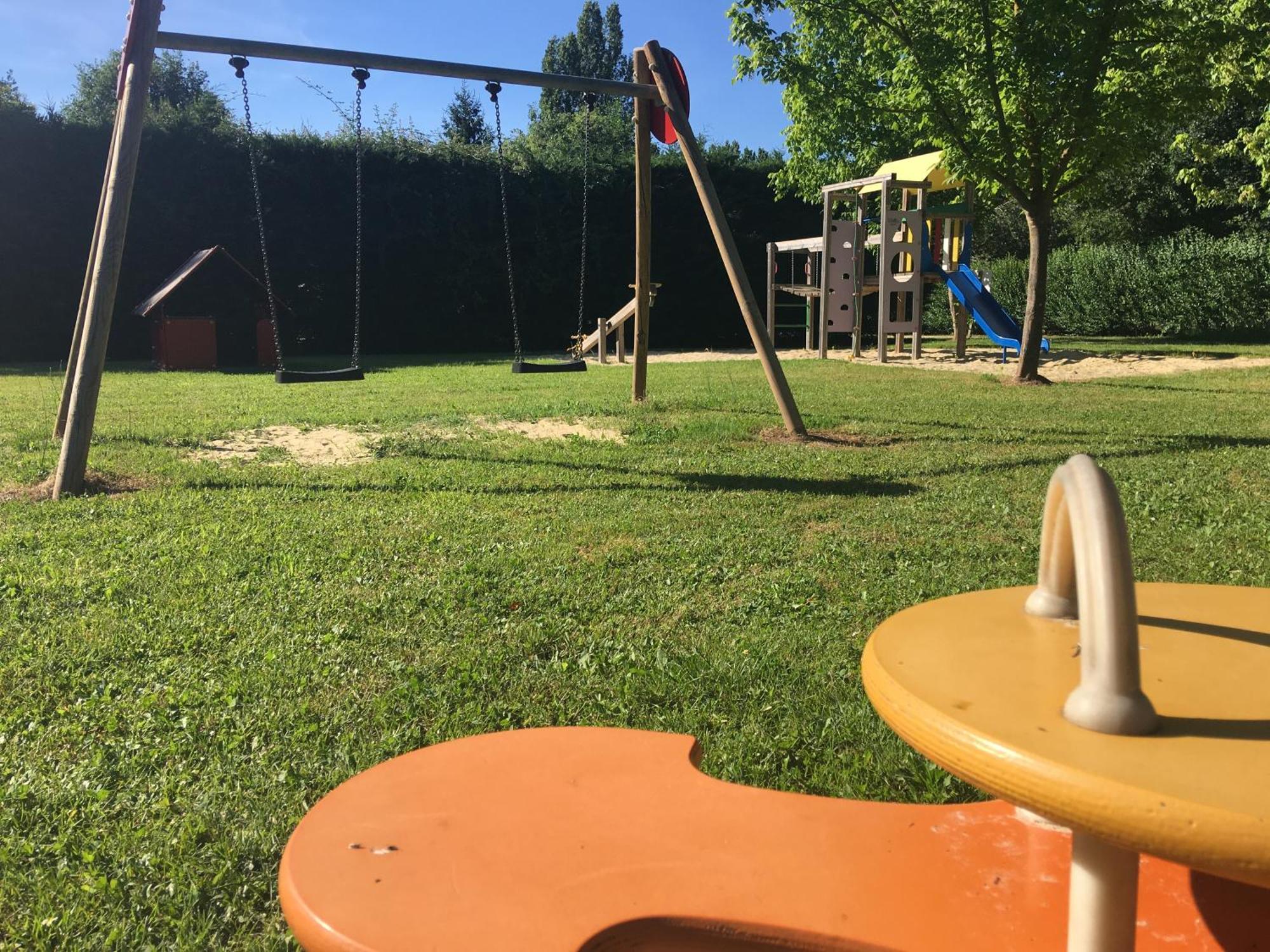 Camping La Ferme De Perdigat Limeuil Ngoại thất bức ảnh