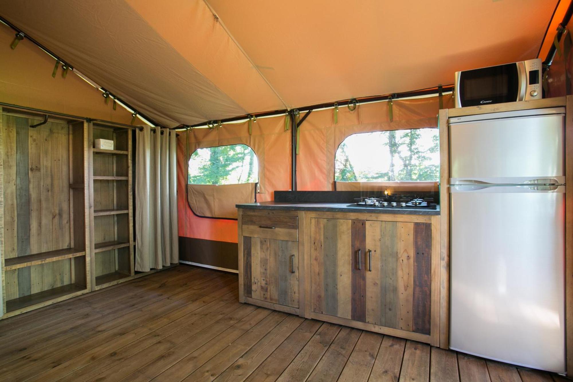 Camping La Ferme De Perdigat Limeuil Ngoại thất bức ảnh